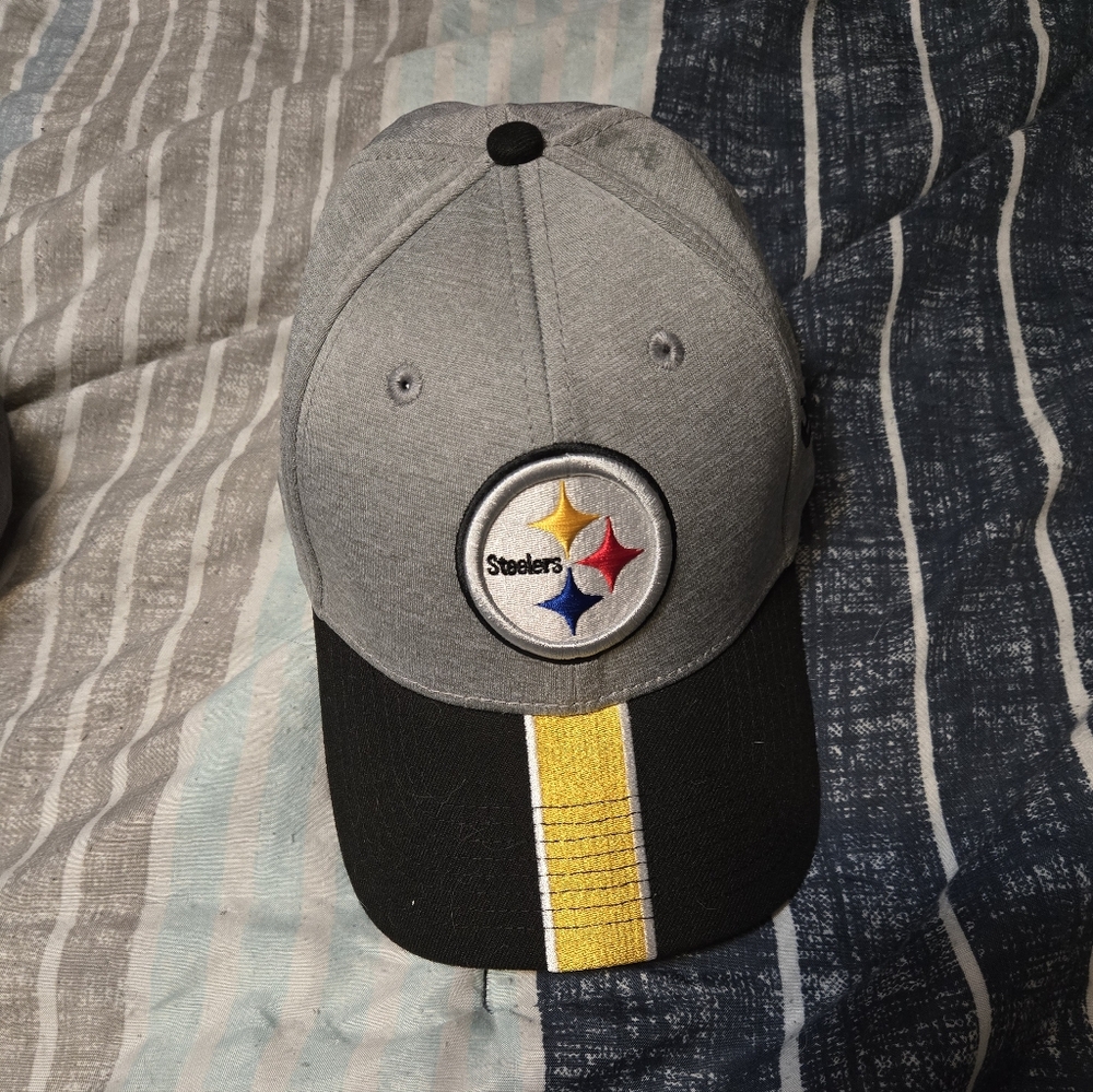 New Era Black and Gray 39THIRTY Cap
